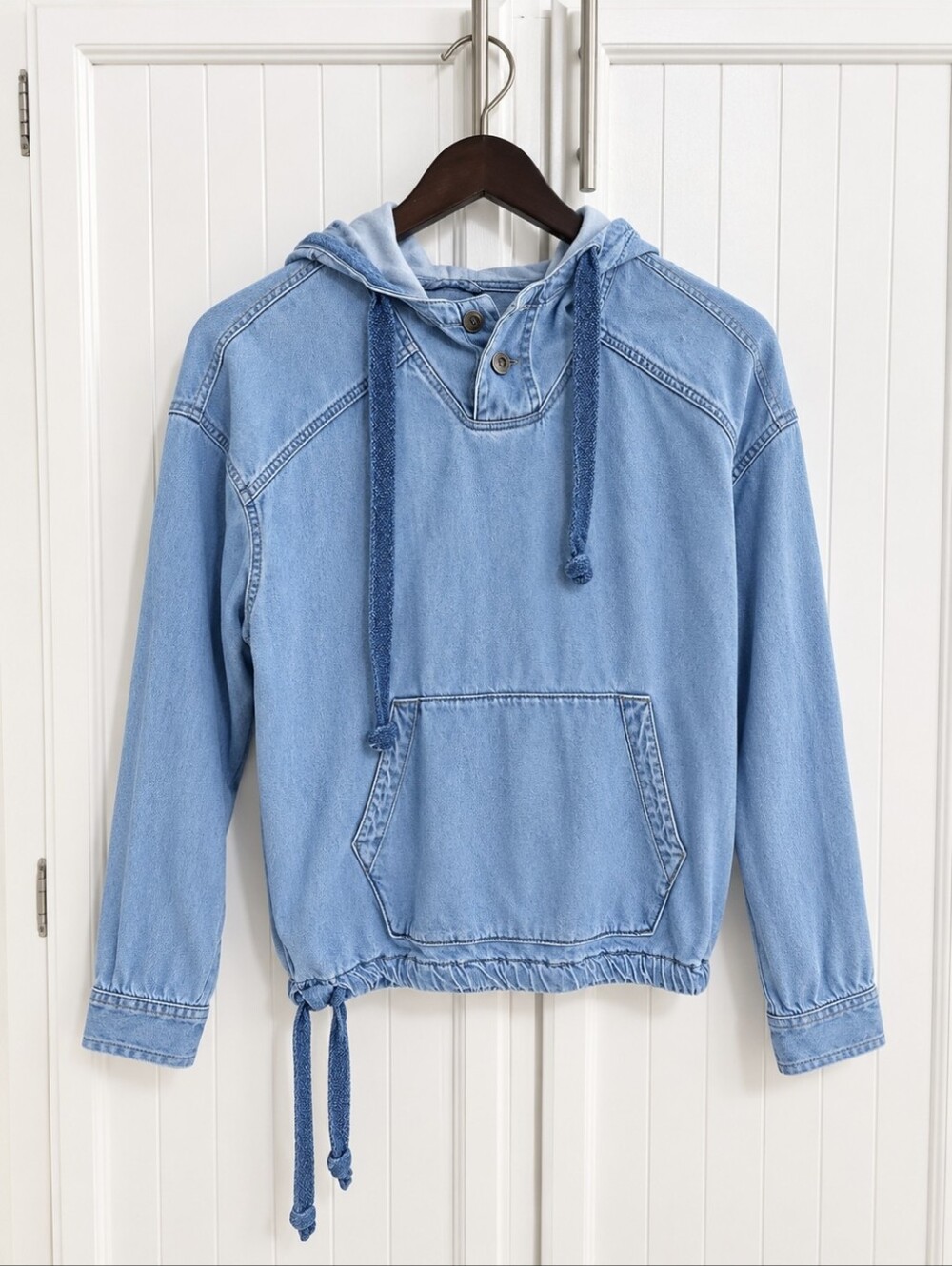 American Eagle Women’s Medium Blue Denim Hooded Pullover Jacket Kangaroo Pocket